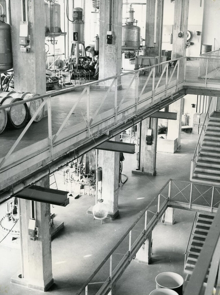 Building B6 of the synthetics manufacturing works at the Bracco plant of Milano Lambrate, late 1950s