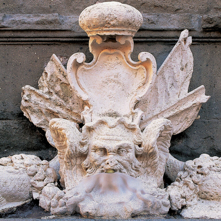 Dettaglio della fontana dell'Acqua Vergine presso la Palazzina di Pio IV, via Flaminia, Roma, 2001