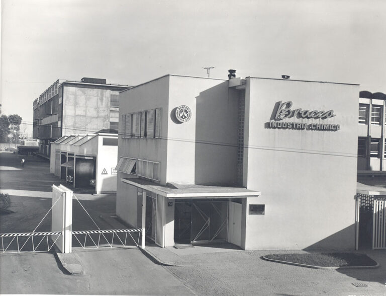 La palazzina della portineria della Bracco a Milano Lambrate, anni '60