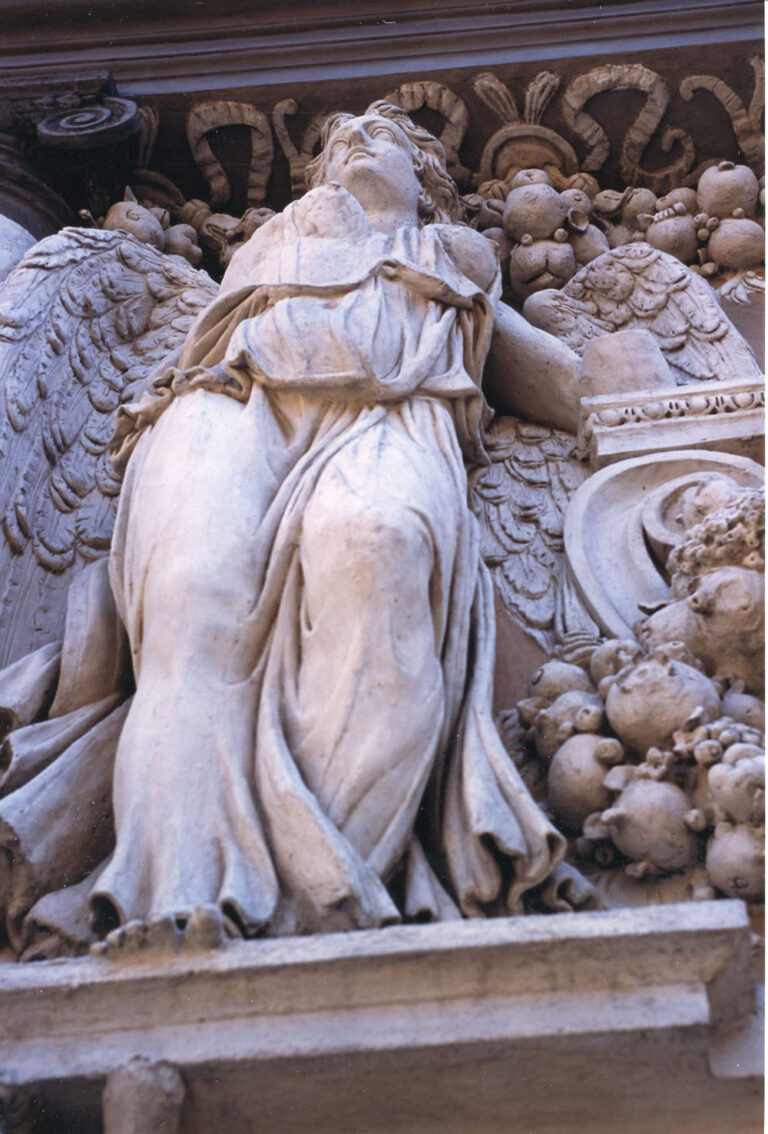 Dettaglio della fontana dell'Acqua Vergine presso la Palazzina di Pio IV, via Flaminia, Roma, 2001