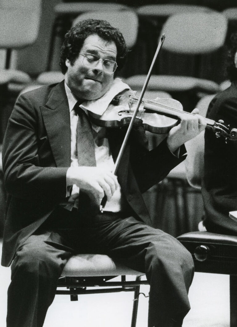 Violinist Itzhak Perlman in concert, 1986