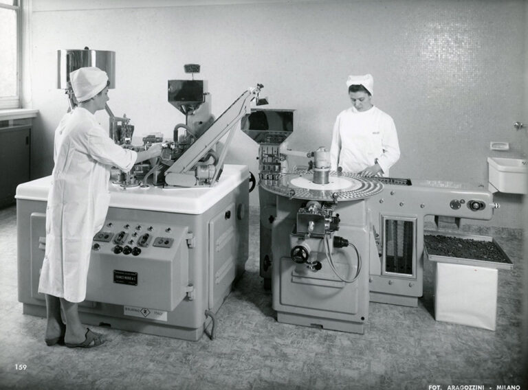 Reparto di produzione delle specialità medicinali, anni '60 