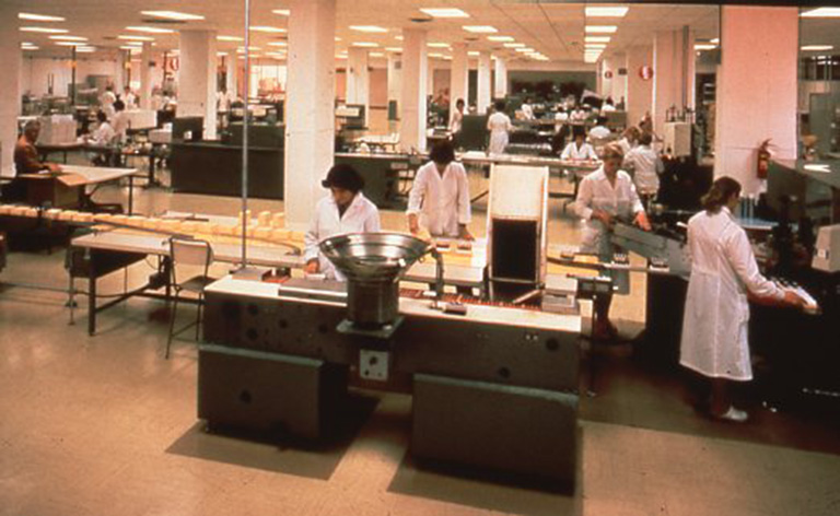 The perfume and cosmetics packaging departement at Diana de Silva Cosmètiques, 1990s