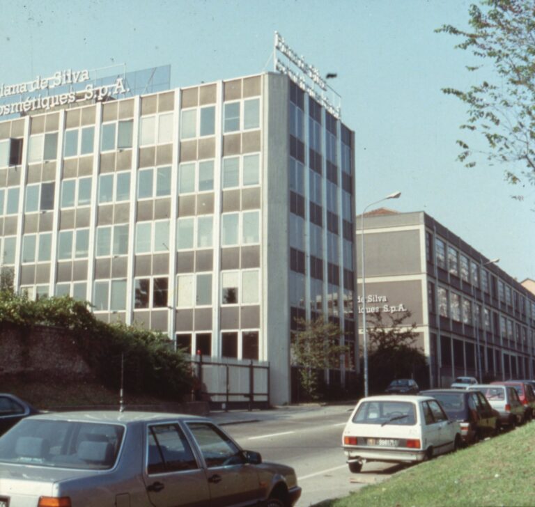 Veduta dello stabilimento della Diana de Silva Cosmétiques, anni '90