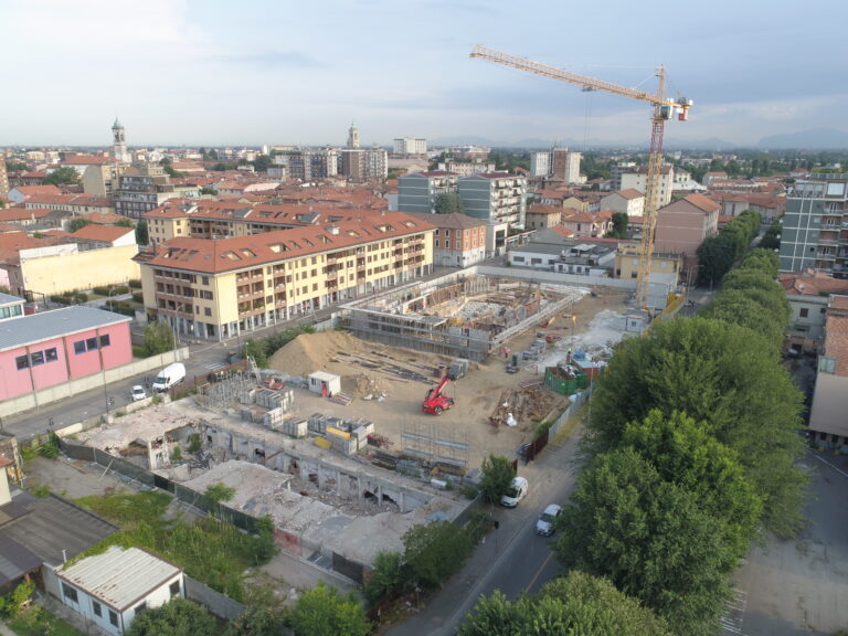 Vista aerea del cantiere di costruzione del Teatro Civico "Roberto de Silva"