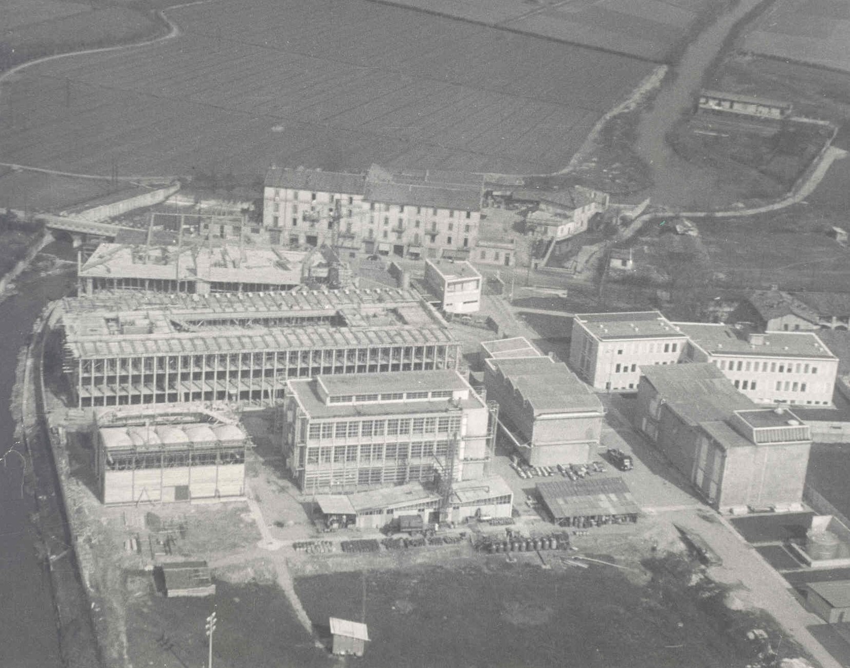1_Sito della Bracco a Lambrate in costruzione_primi anni '50