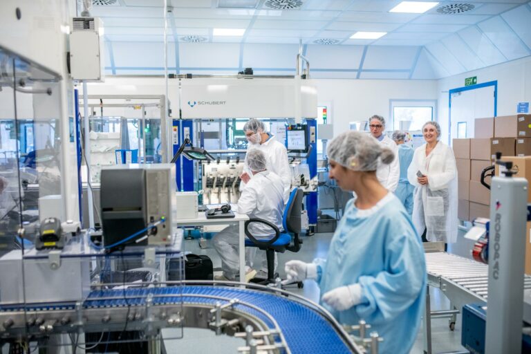 Interno dei laboratori di Bracco Suisse Ginevra, 28 giugno 2019