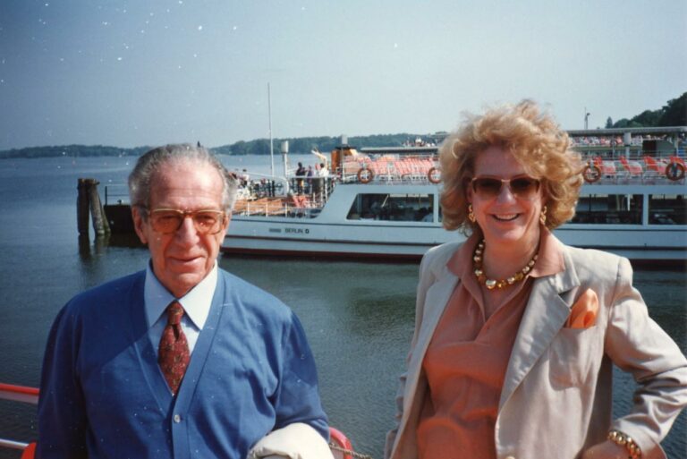 Fulvio Bracco e Diana Bracco in occasione della costituzione della joint venture tra Bracco ed Eisai, novembre 1990